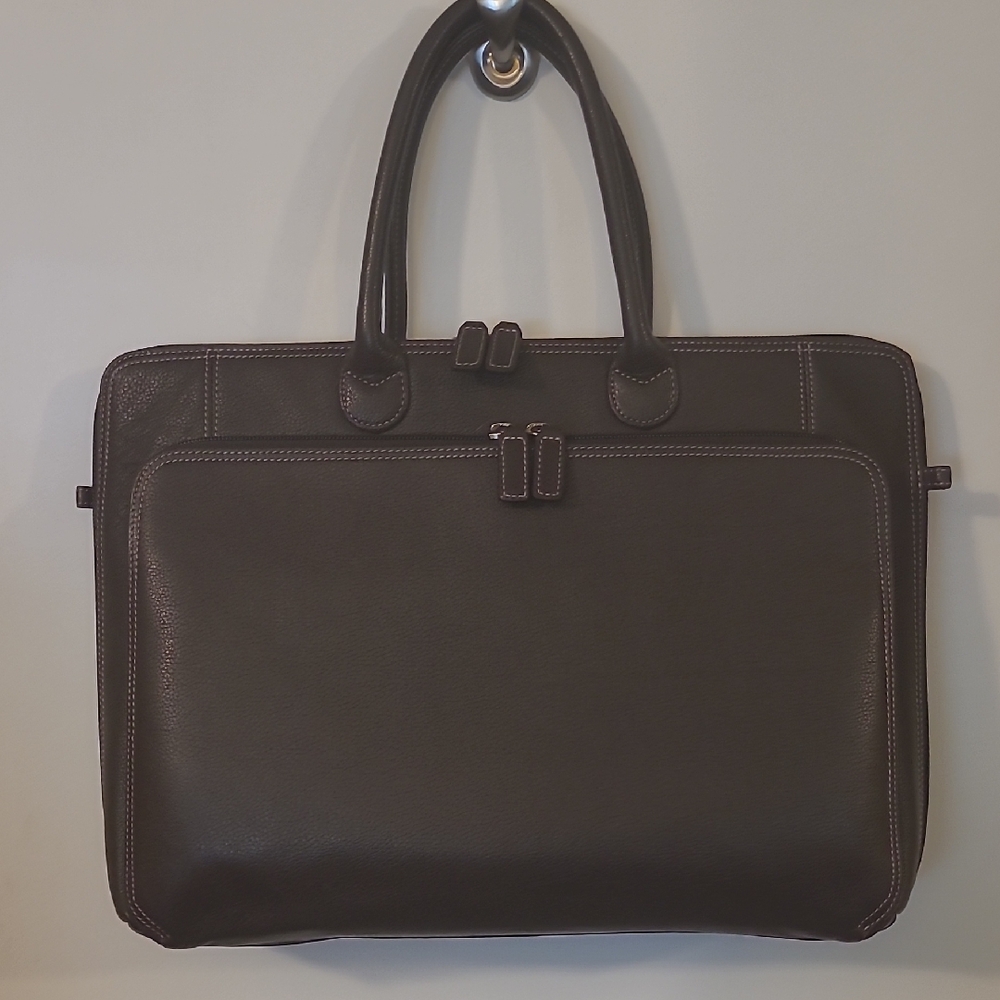 LEVENGER Folio Brief Bag